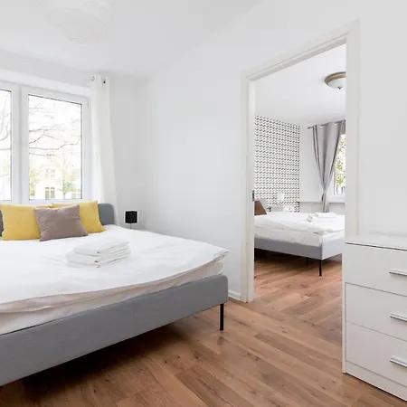 Metro Wilanowska 3-bedroom
