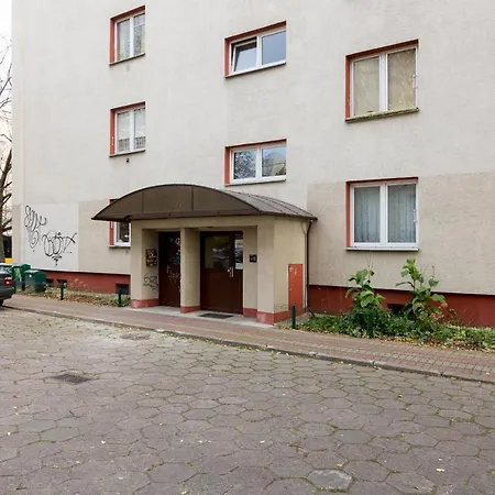 Metro Wilanowska 3-bedroom Apartmán *