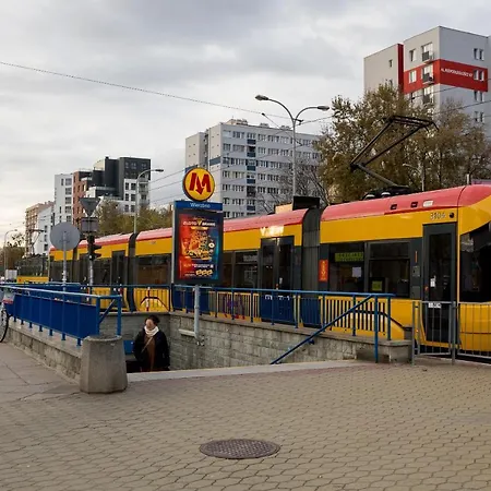 Metro Wilanowska 3-bedroom Warszawa